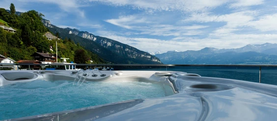 parkhotel-gunten-spa-whirlpool-sommer