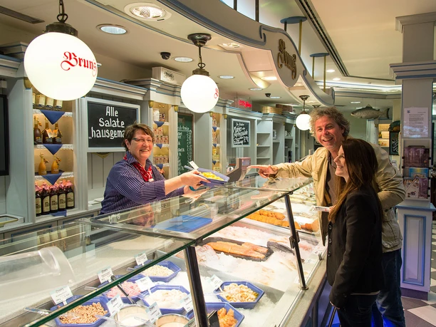 fischverkauf-am-thresen