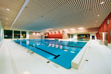 interlaken-boedelibad-hallenbad-winter-wasser-baden