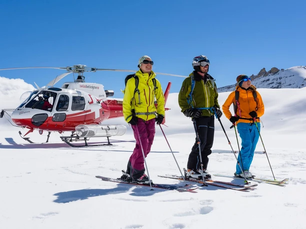 swiss-helicopter-rundflug-ski-tour-winter-panorama
