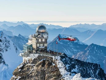 swiss-helicopter-rundflug-jungfraujoch-berge