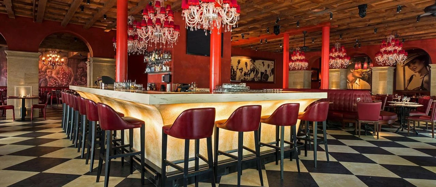 Pacifico-bar-clubs-essen-trinken-luzern.jpg Blick auf die Bar