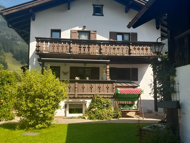 Hausrückseite