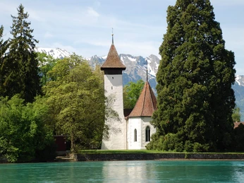 thun-kirche-scherzligen-sommer-aare