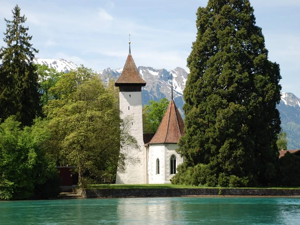 thun-kirche-scherzligen-sommer-aare