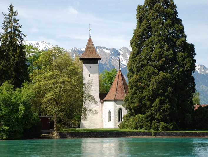 thun-kirche-scherzligen-sommer-aare