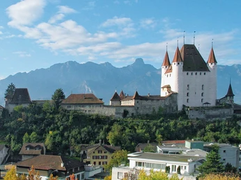 thun-schlossberg-sommer-schloss-thun