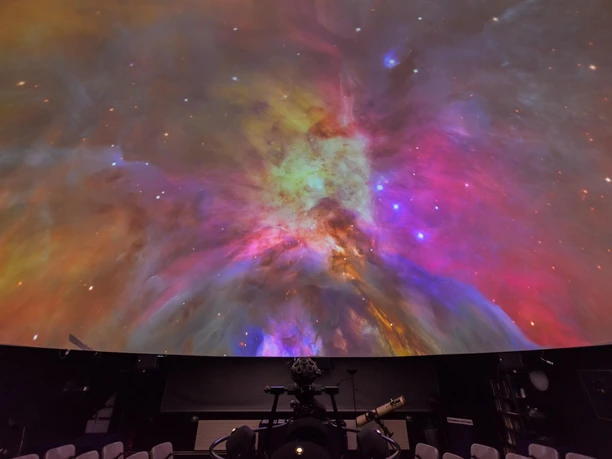 sigriswil-schwanden-sternwarte-sirius-kuppel-kino