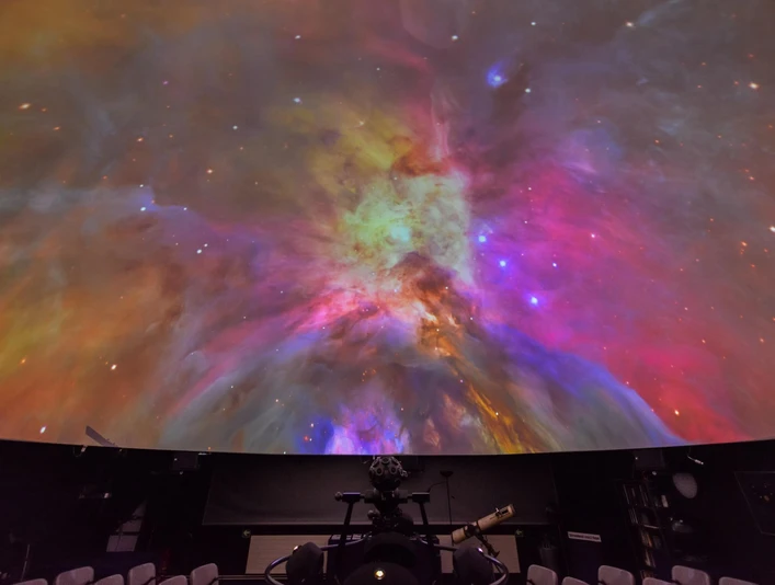 sigriswil-schwanden-sternwarte-sirius-kuppel-kino