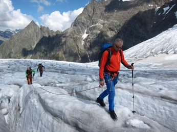 alpinschule-bergfalke-thun-gletschertrekking-winter