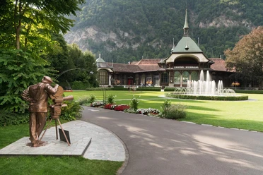 interlaken-kursaal-park-hauptbild-sommer-statue