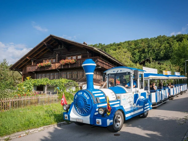 spiez-spiezer-zuegli-rundfahrt-sommer-dorftour