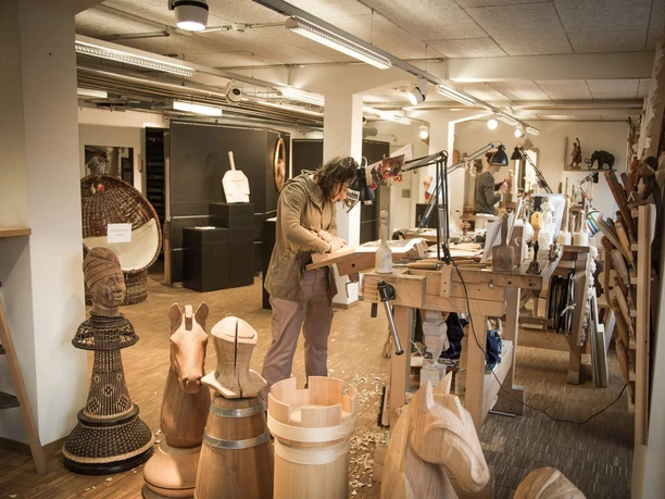 brienz-schule-fuer-holzbildhauerei-skulpturen