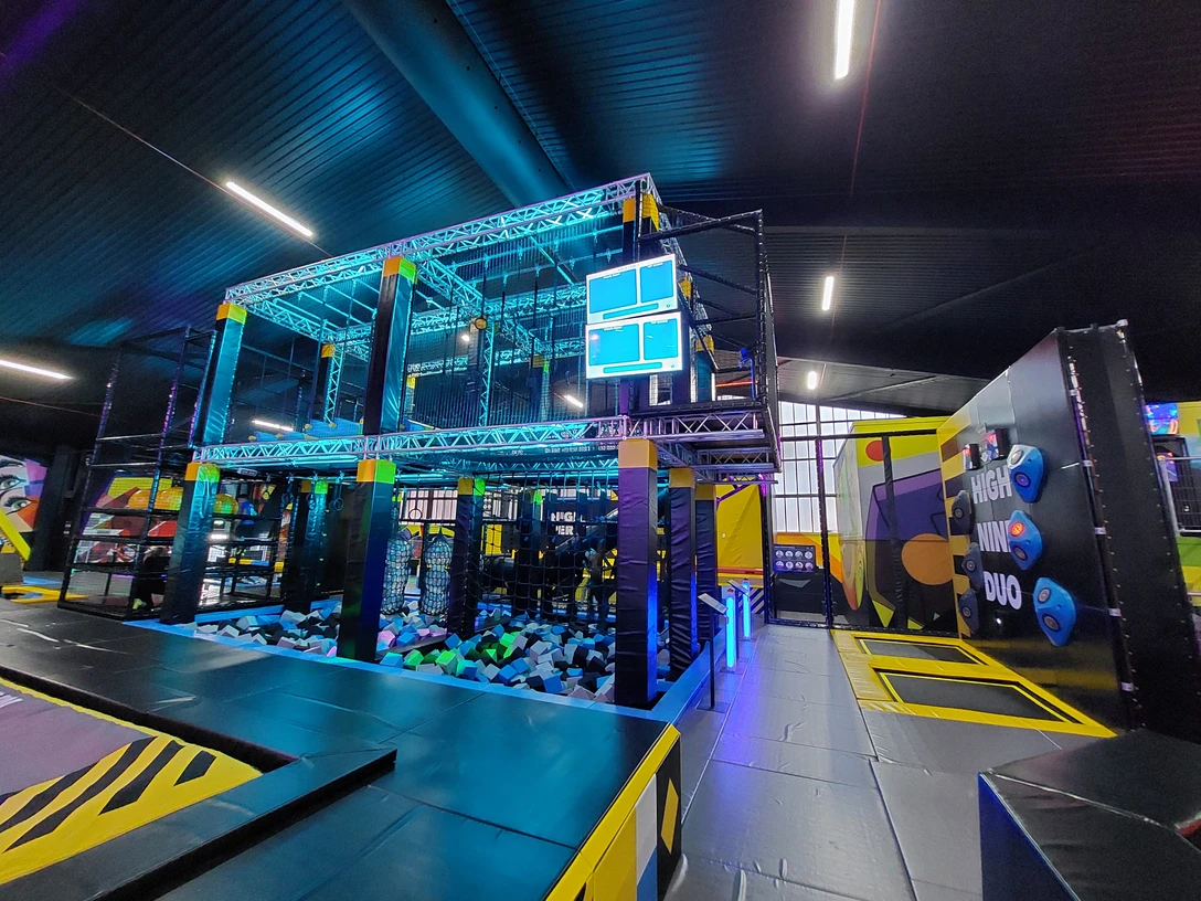 Megabounce.jpg Das Bild zeigt das Megabounce von innen