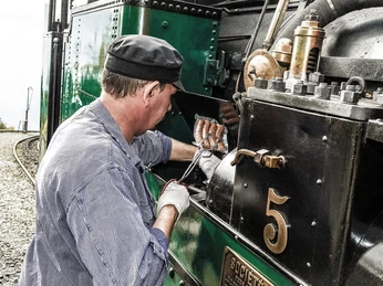 brienz-depotbesichtigung-dampfwuerschtli-bummler