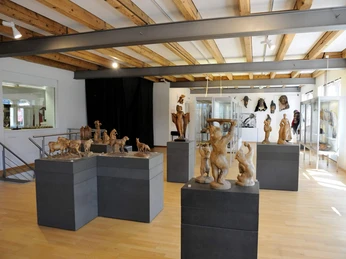 brienz-museum-holzbildhauerei-ausstellung-raum