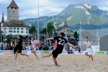 spiez-beach-arena-volleyball-sommer-sand-spass