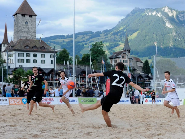 spiez-beach-arena-volleyball-sommer-sand-spass