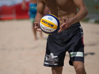 spiez-beach-arena-volley-spiele-sommer-teamsport