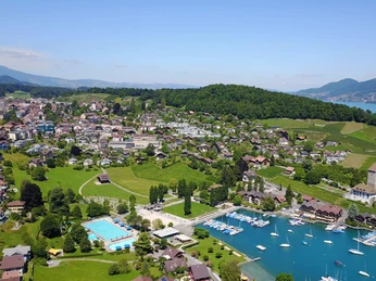 spiez-beach-arena-spiezer-bucht-sommer-thunersee