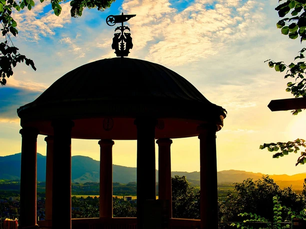 thun-jakobshuebeli-aussichtsplattform-sonnenuntergang