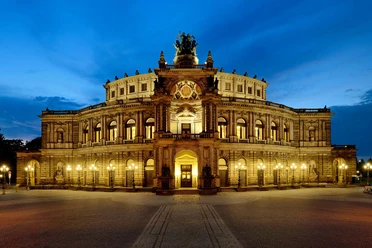 Semperoper-Abendaufnahme.jpg