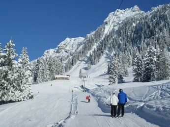 schwanden-bei-sigriswil-winter-schnee-skigebiet