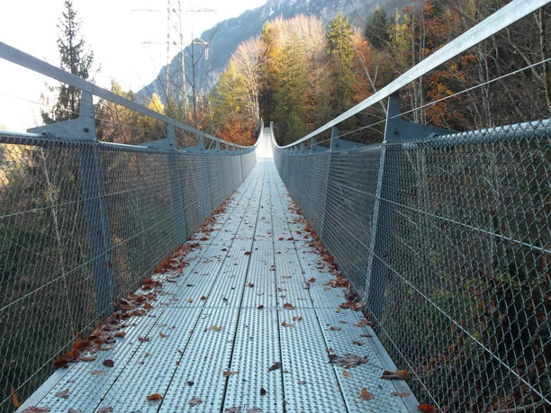 leissigen-panoramabruecke-aussicht-herbst-panorama