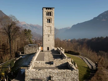 goldswil-burgruine-brienzersee-sommer-ruine