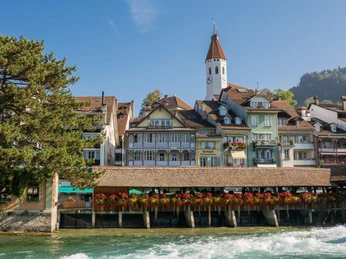thun-aare-sommer-untere-schleuse-kirche