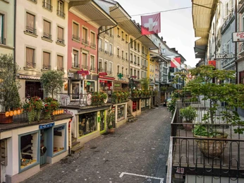 thun-obere-hauptgasse-sommer