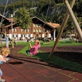 iseltwald-spielplatz-dorfplatz