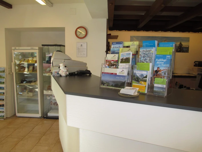 aeschi-tourismusbuero-empfang-tourist-info