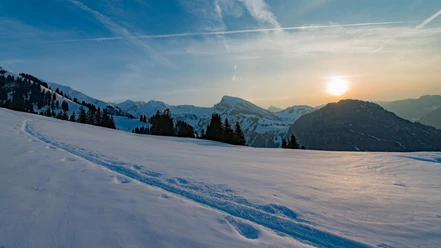 diemtigtal-schneeschuhtouren-kammer-ueli-winter-sonnenschein