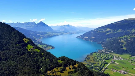 interlaken-privatetour-pure-switzerland-aussicht-thunersee