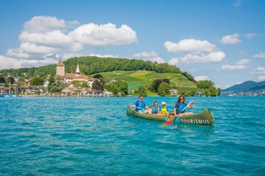 spiez-kanuweg-thunersee-familie-sommer-schloss-rebberg-wasseraktivitaeten