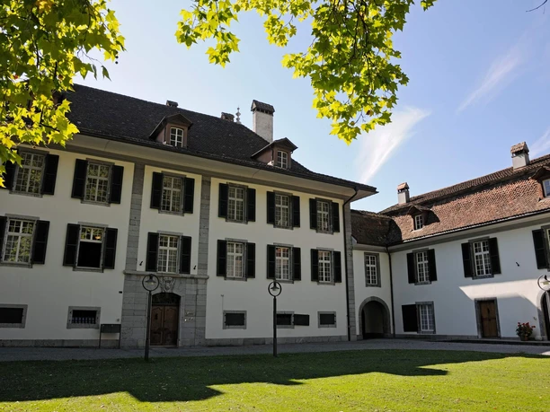 interlaken-schloss-innenhof