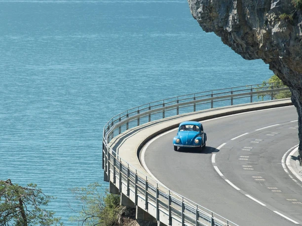 grand-tour-of-switzerland-thunersee-strasse