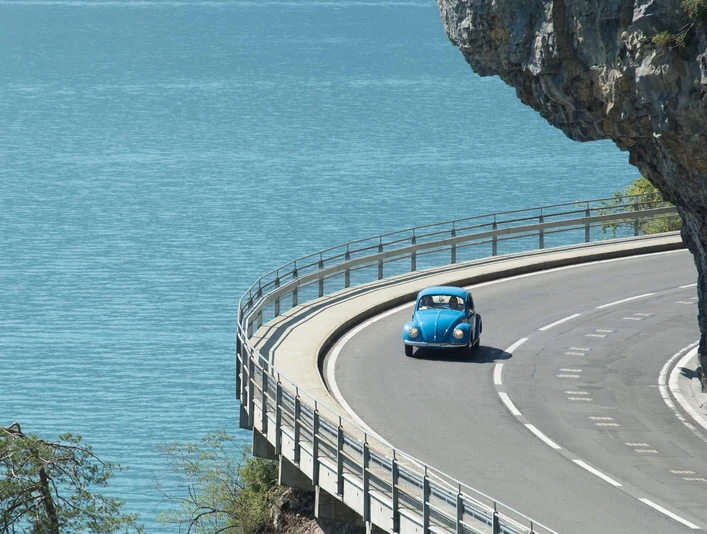 grand-tour-of-switzerland-thunersee-strasse