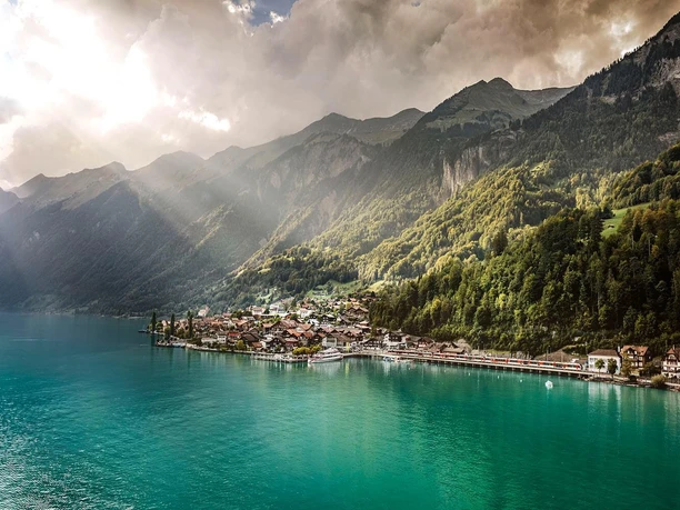 luzern-interlaken-espress-herbst-zentralbahn-brienz