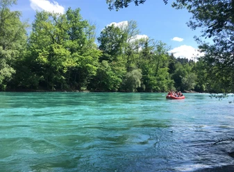 thun-aare-raft-sommer-gruppe