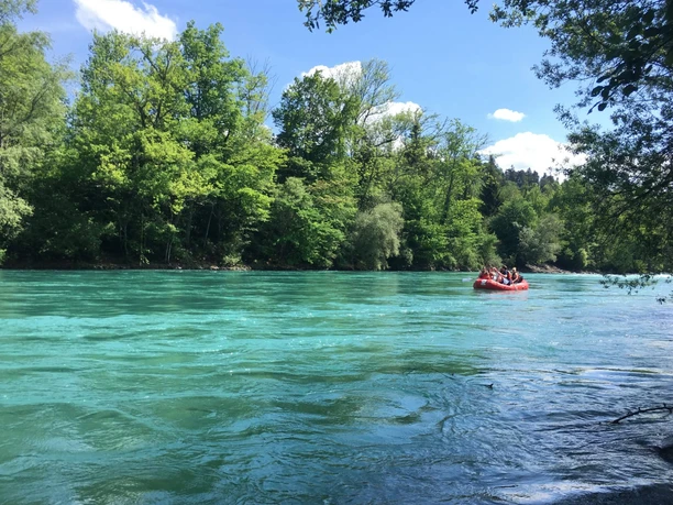 thun-aare-raft-sommer-gruppe