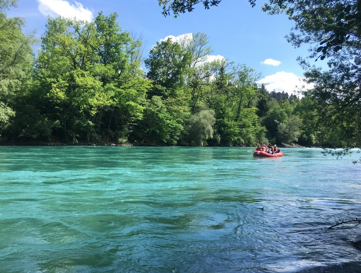 thun-aare-raft-sommer-gruppe