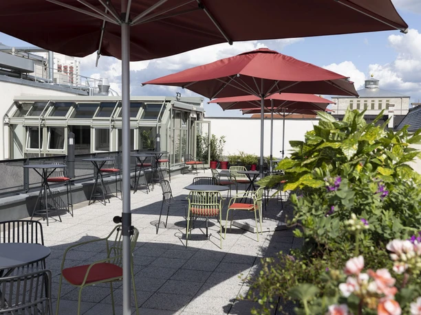 Dachterrasse und Wintergarten der Eventlocation Lancaster University | Leipzig Convention Bureau Dachterrasse und Wintergarten der Eventlocation Lancaster University – präsentiert vom Leipzig Convention Bureau