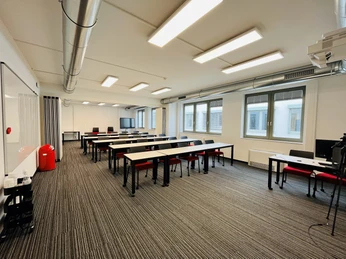 Tagungsraum Ullswater in parlamentarischer Bestuhlung in der Eventlocation Lancaster University | Leipzig Convention Bureau Tagungsraum Ullswater in parlamentarischer Bestuhlung in der Eventlocation Lancaster University – präsentiert vom Leipzig Convention BureauMeeting room Ullswater with parliamentary seating at the event venue Lancaster University – presented by the Leipzig Convention Bureau