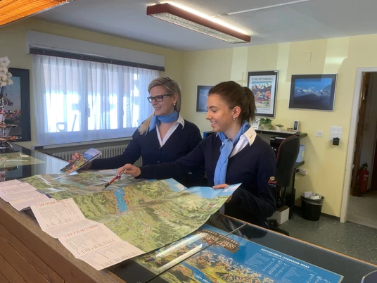 beatenberg-tourismusbuero-mitarbeiterinnen