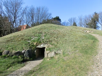 Hünengrab Denghoog in Wenningstedt