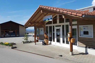 krattigen-info-center-aussenaufnahme