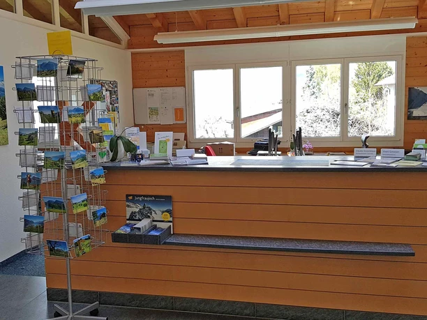 krattigen-info-center-innenaufnahme