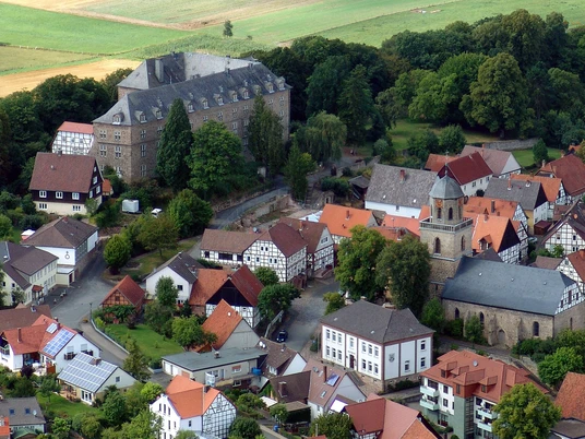 diemelstadt-rathaus-schloss